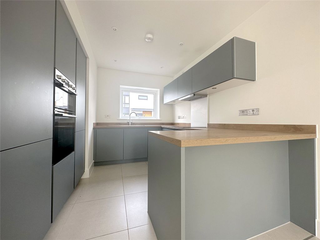 Property photo 2 of 14 Kitchen