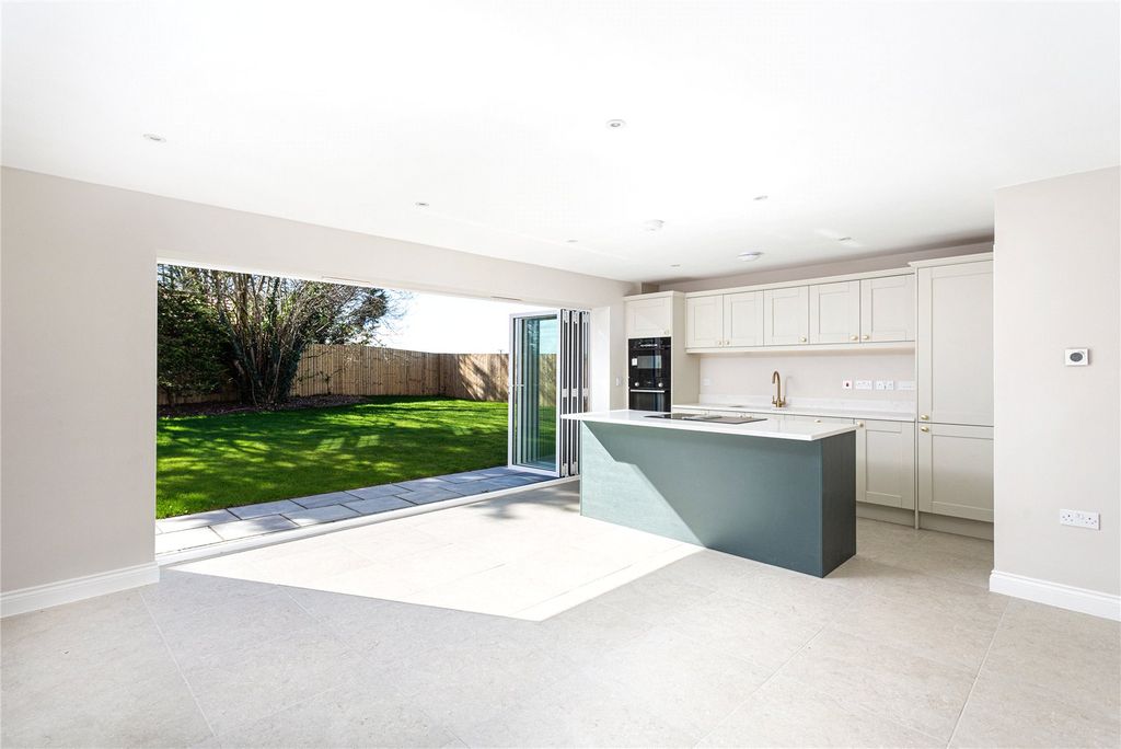 Property photo 2 of 20 Photos