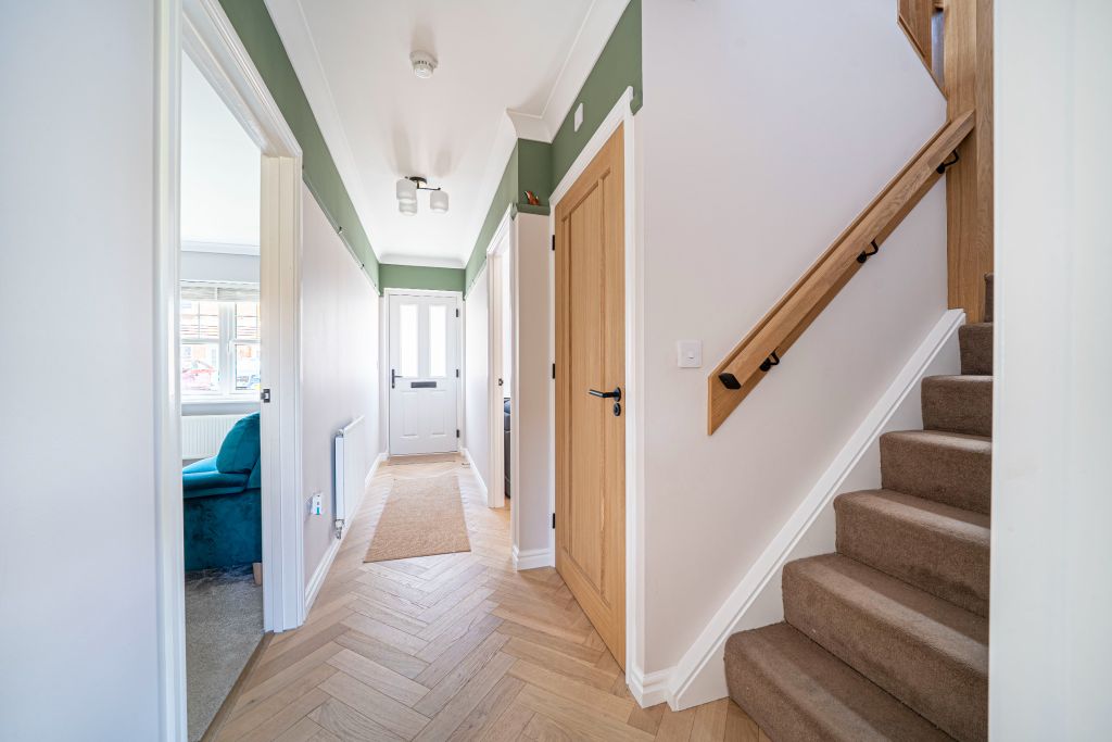 Property photo 3 of 34