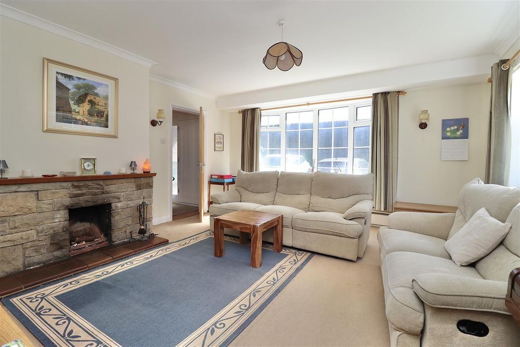 Property photo 3 of 22