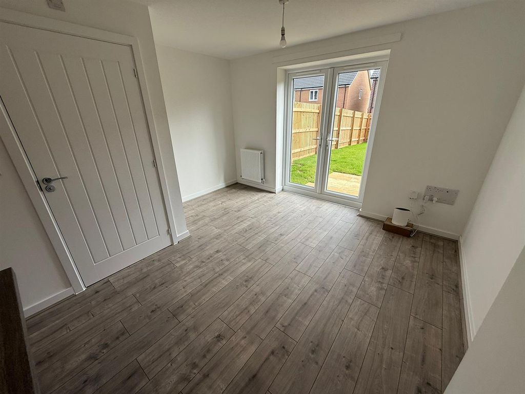 Property photo 3 of 15 2E292B16-d14A-4Ba9-83A7-0B6A5cd29835.Jpg