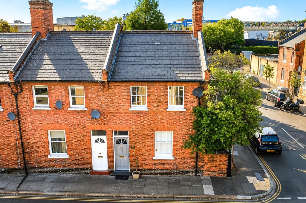 Property photo 2 of 18