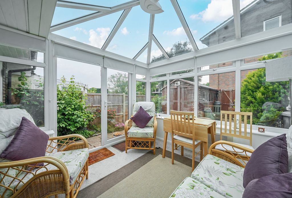 Property photo 2 of 17 Conservatory