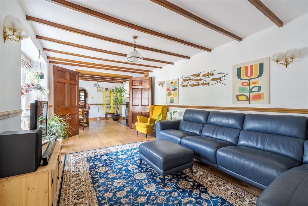 Property photo 3 of 32