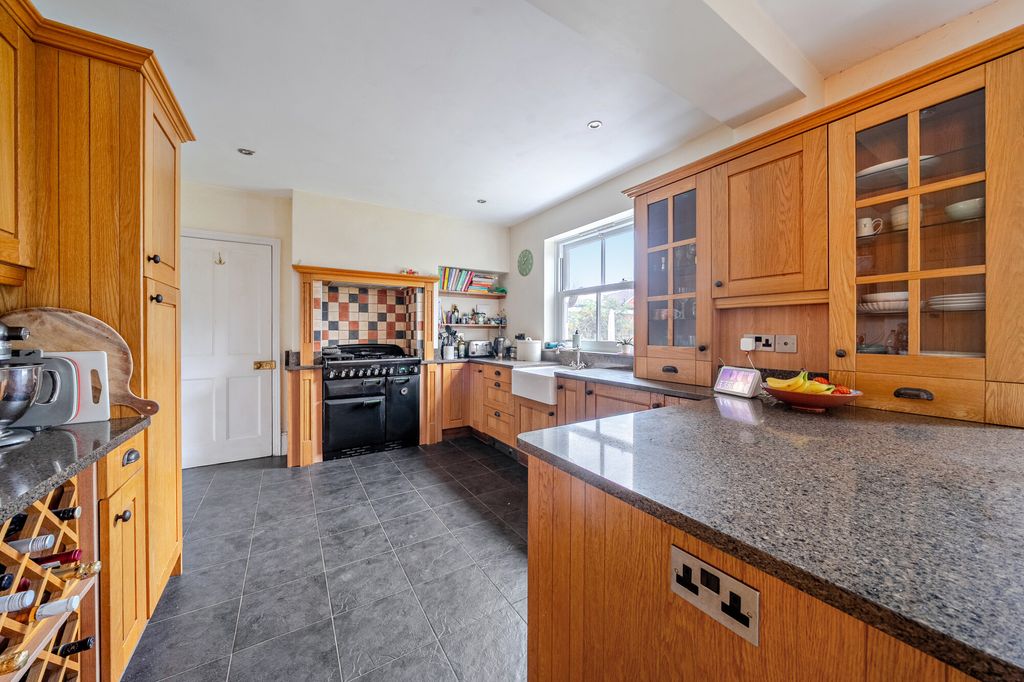 Property photo 2 of 14