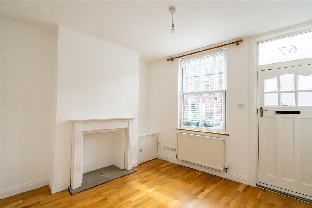 Property photo 2 of 11 Finsbury Street (1 Of 16).Jpg
