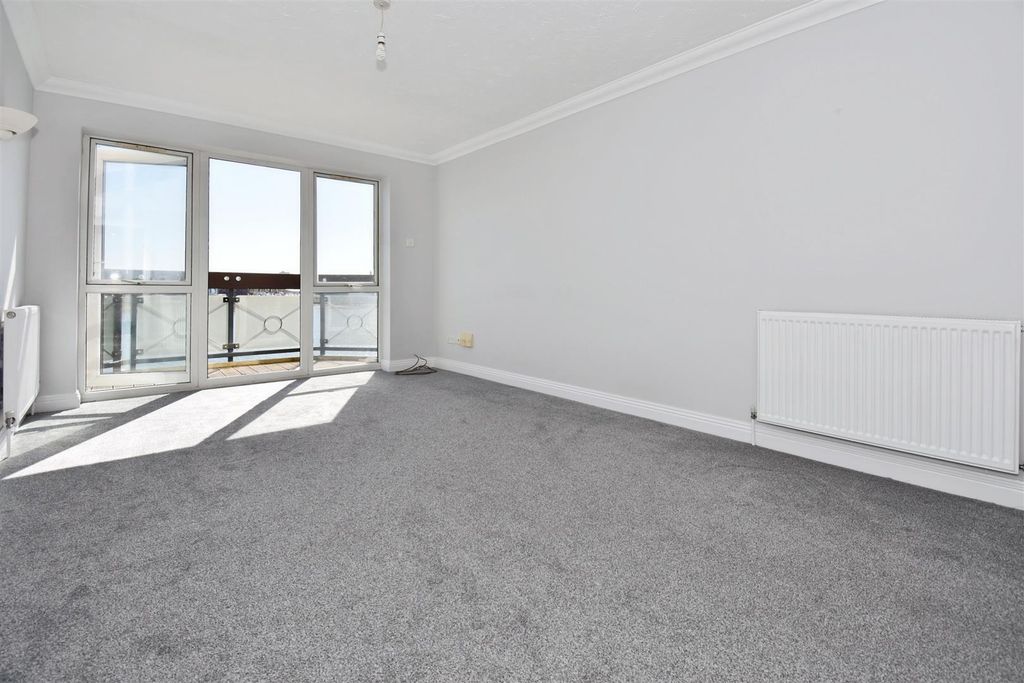 Property photo 2 of 11 Living Room