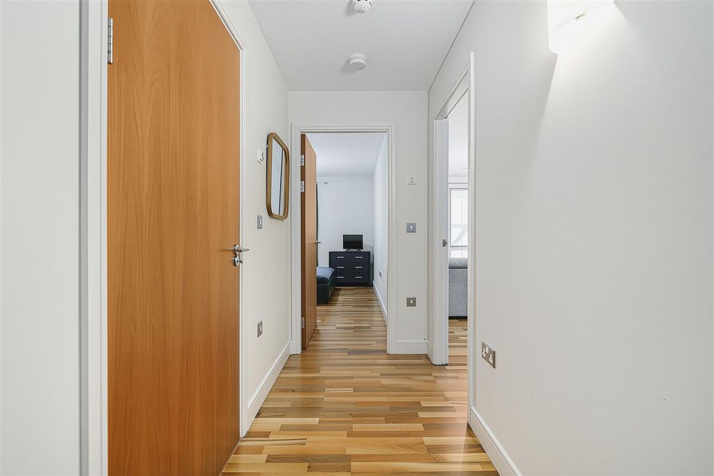 Property photo 2 of 8 Bou12.Jpg