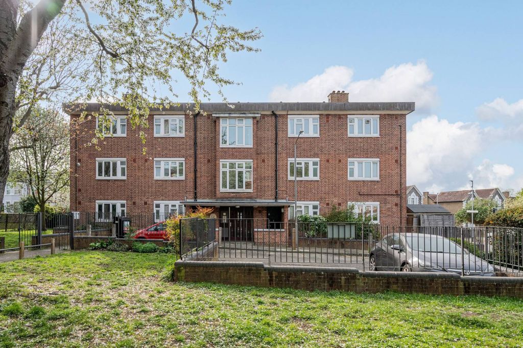 Property photo 1 of 11