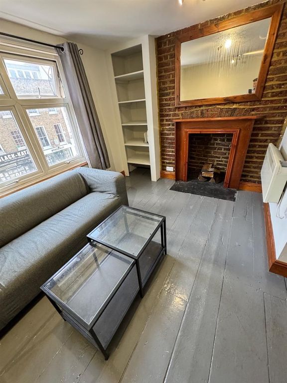 Property photo 3 of 11 Lounge 5.Jpeg