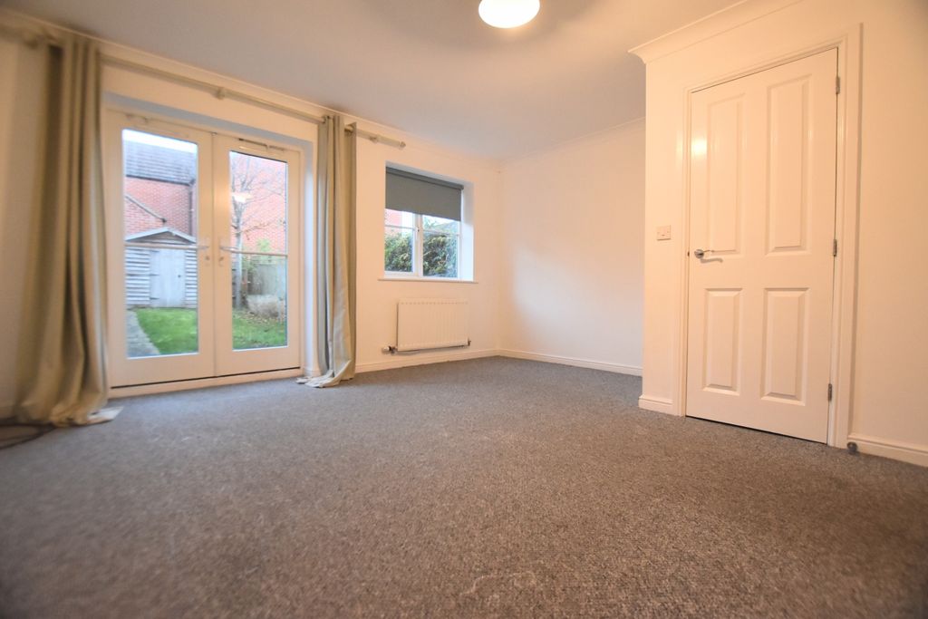 Property photo 3 of 14 20 Churston Lounge