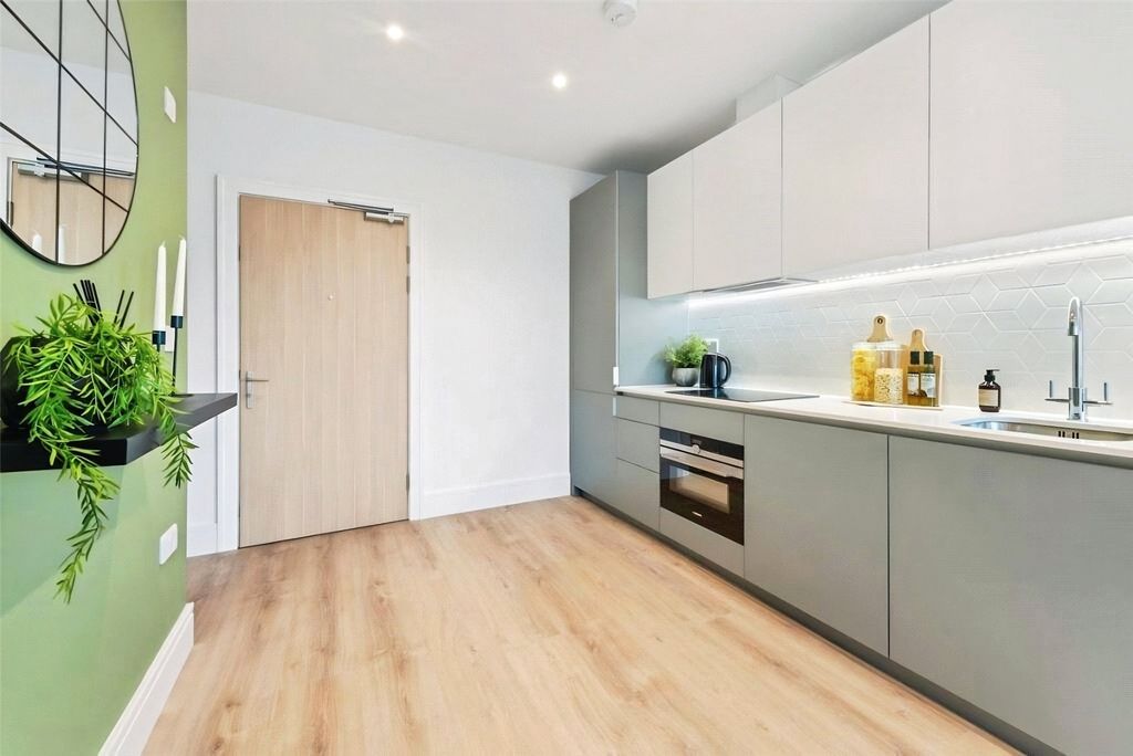 Property photo 2 of 9 Kitchen