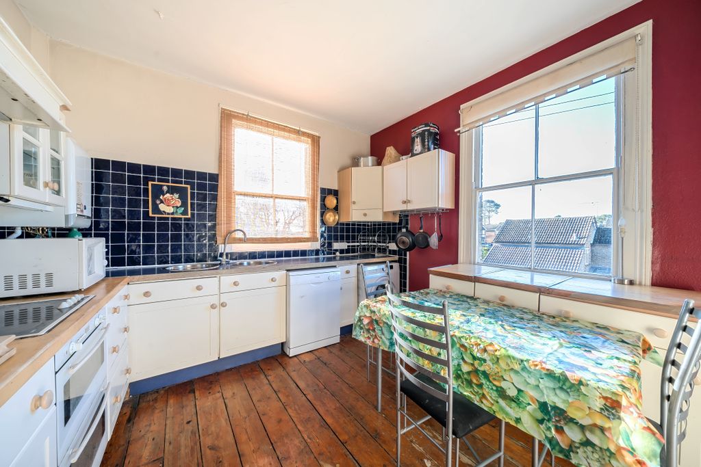 Property photo 2 of 16 Kitchen/Breakfast Room