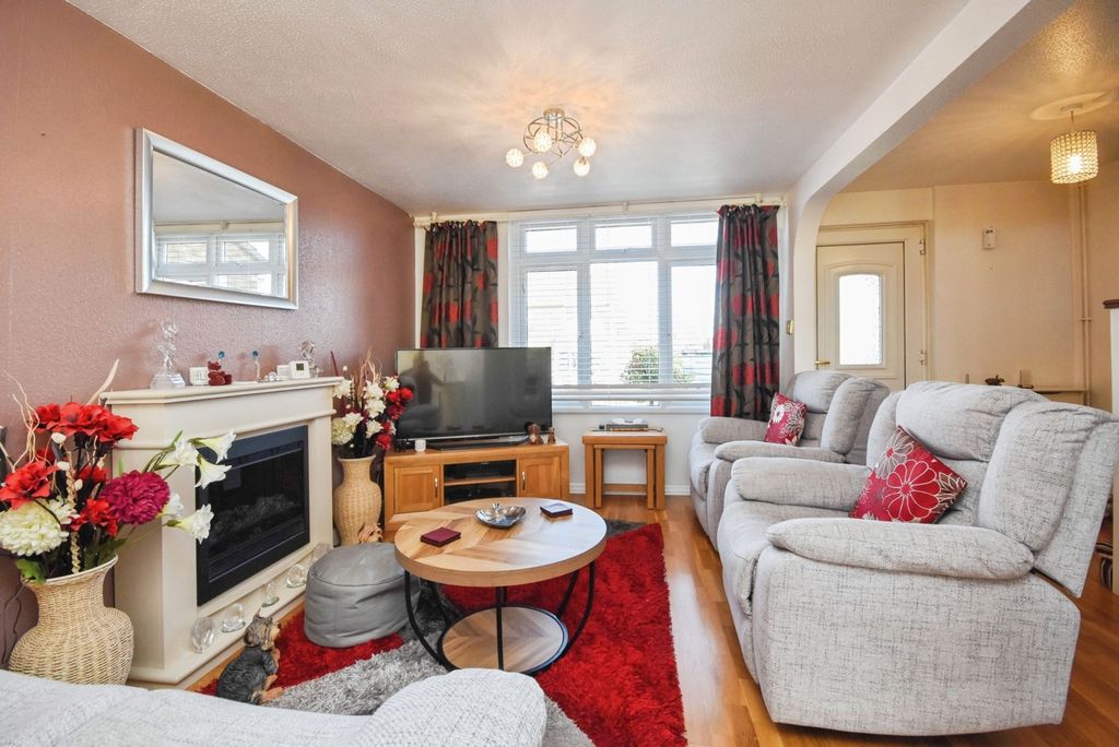 Property photo 3 of 21 Pbox-Img.Jpg