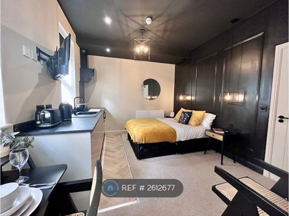 Property photo 1 of 13 Studio Room 2