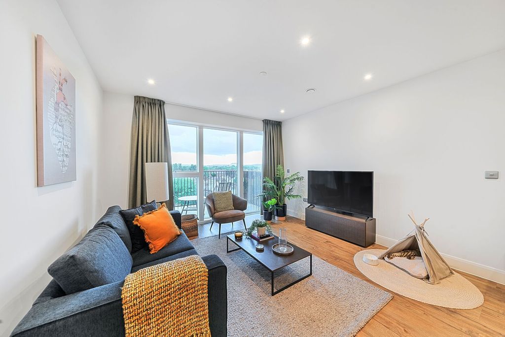 Property photo 1 of 51