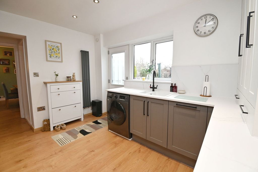 Property photo 3 of 25