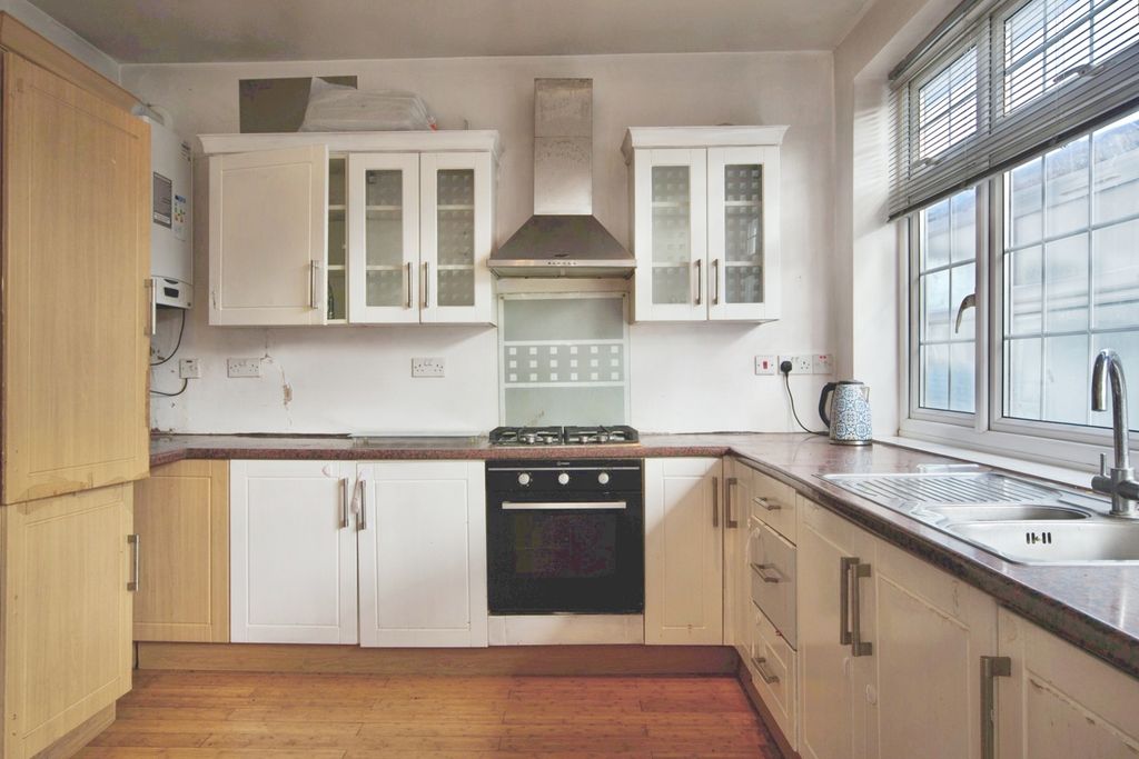 Property photo 2 of 18 Pbox-Img.Jpg
