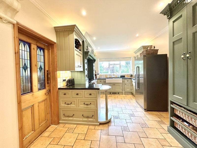 Property photo 2 of 33 Photo 9