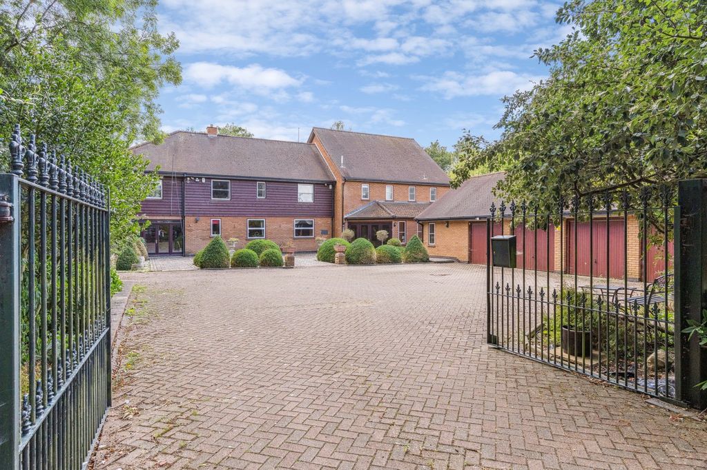 Property photo 1 of 30