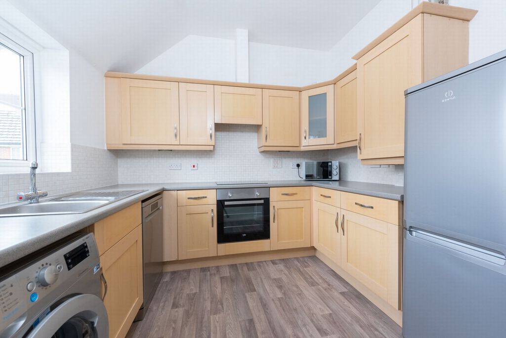 Property photo 2 of 10 Kitchen