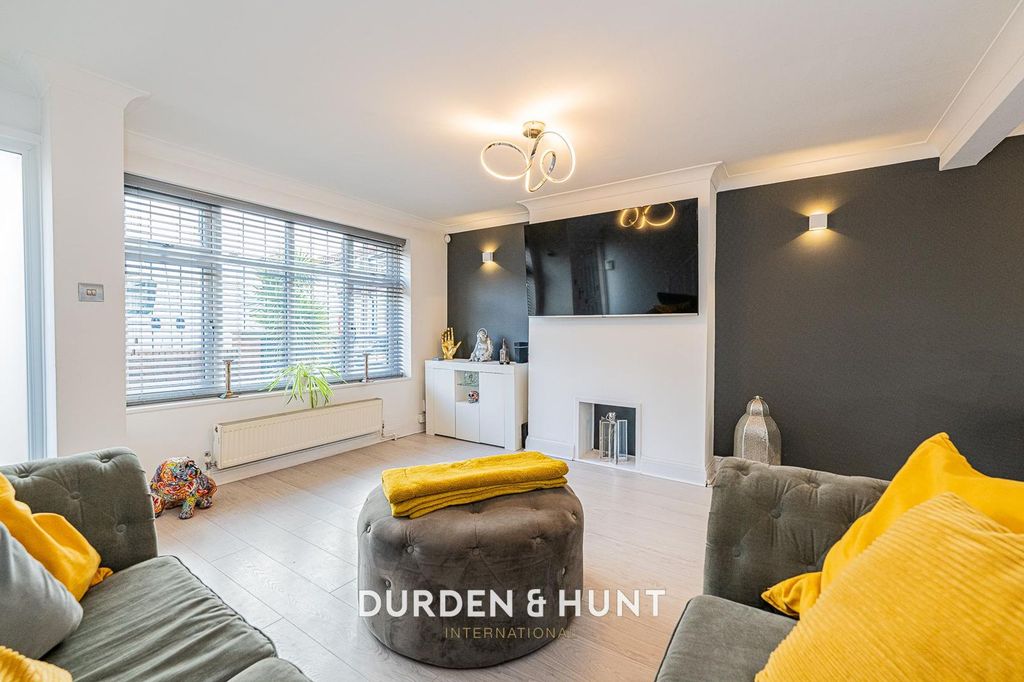 Property photo 3 of 24 Palmerston-17.Jpg