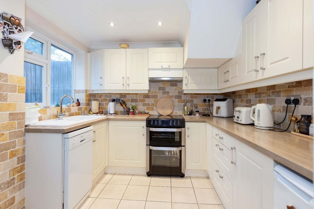 Property photo 2 of 17 Berberis Court_5.Jpg