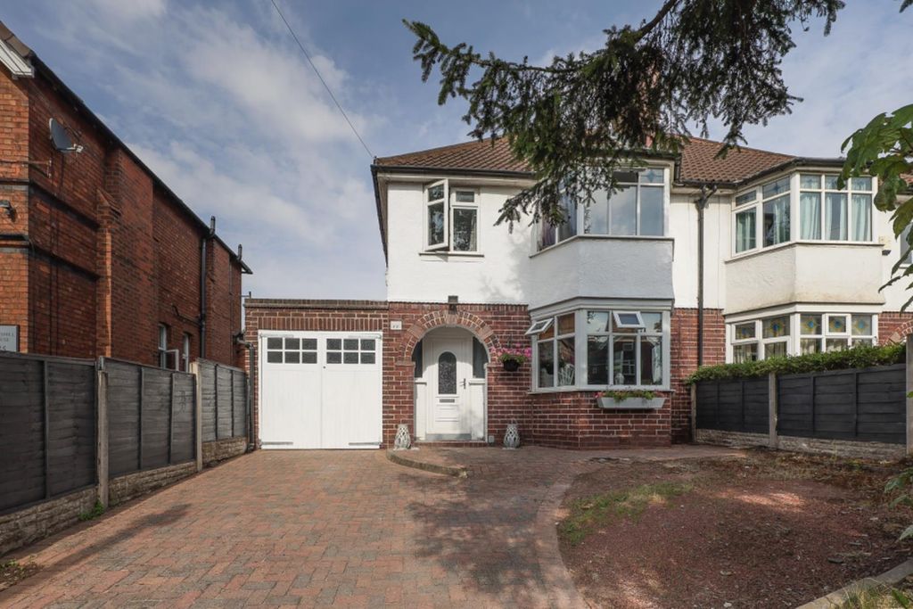 Property photo 1 of 18 77 Coleshill Street Front-2.Jpg