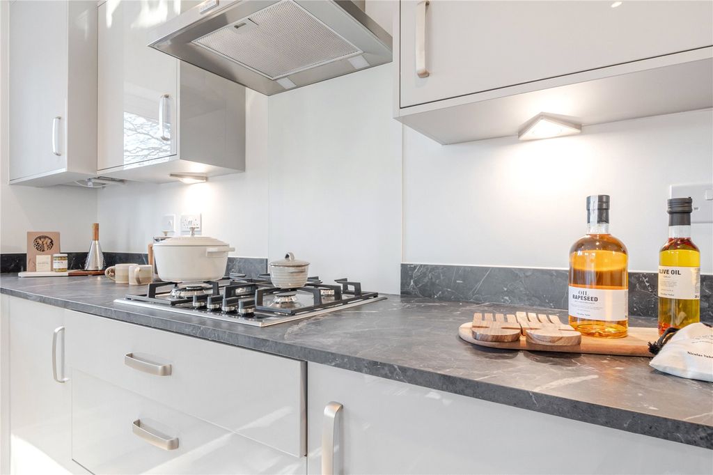 Property photo 2 of 9 Kitchen