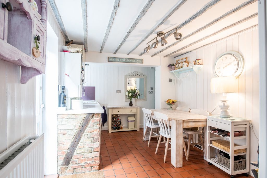 Property photo 2 of 18 Estate-Agents-Aylesbury-6