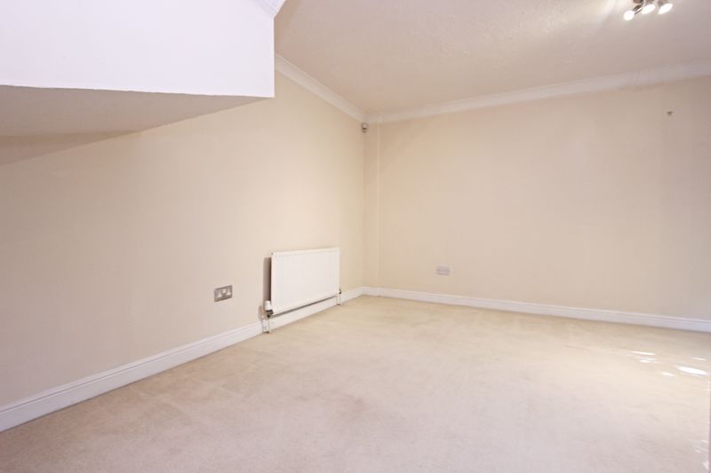 Property photo 3 of 9 Photo 13