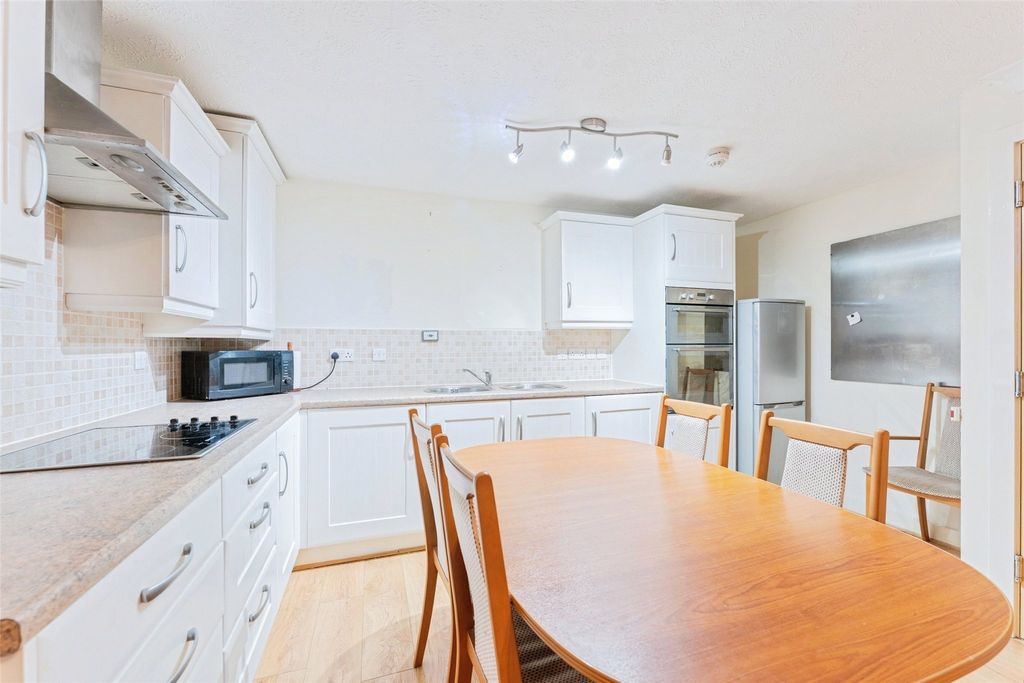 Property photo 3 of 12 Kitchen