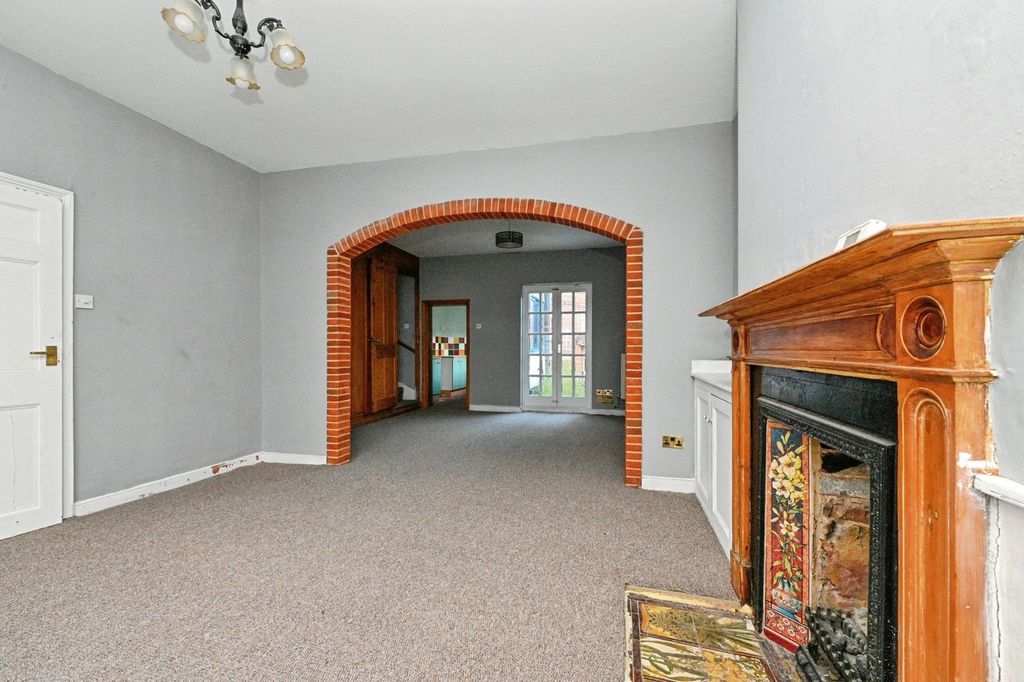 Property photo 2 of 16 Photo