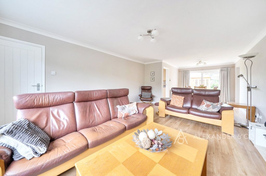 Property photo 2 of 29 Picture No. 09