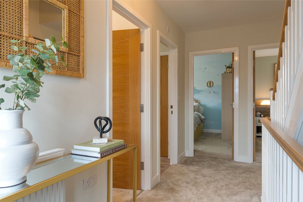 Property photo 2 of 11 Show Home