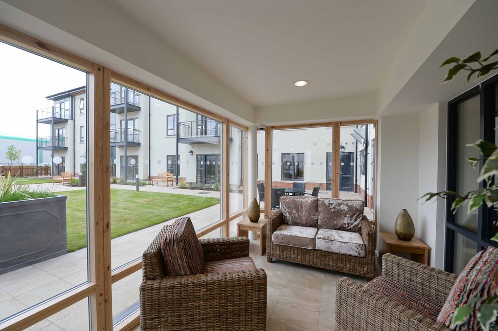 Property photo 2 of 10 Communal Area