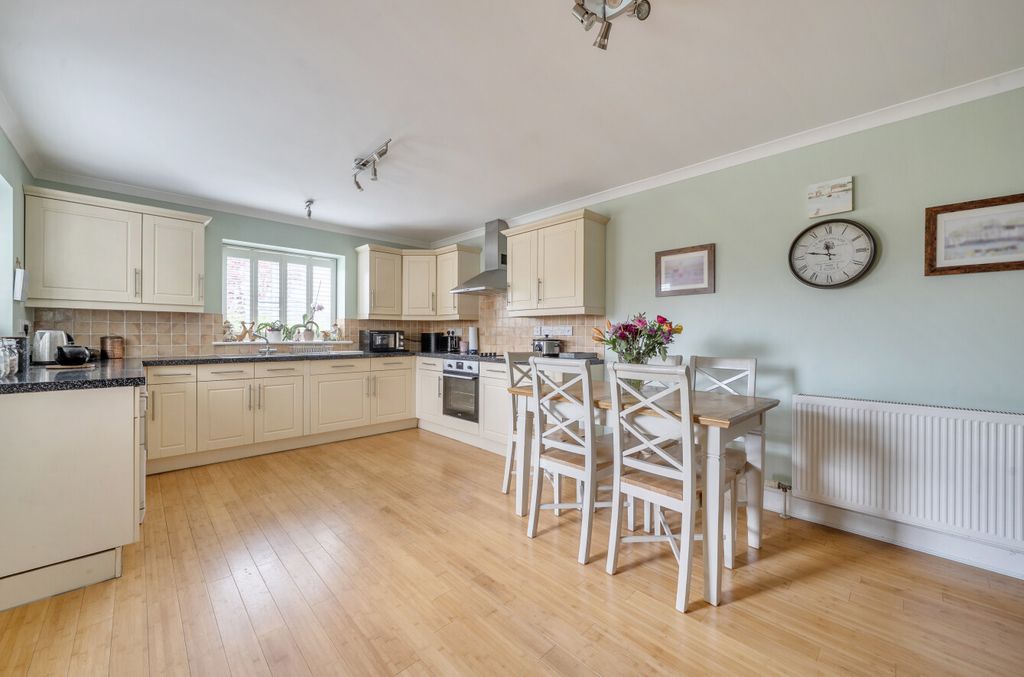 Property photo 3 of 27 1454136-5-69F4930...