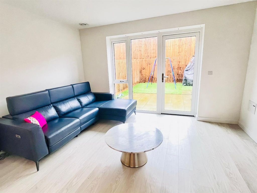 Property photo 3 of 10 3190863