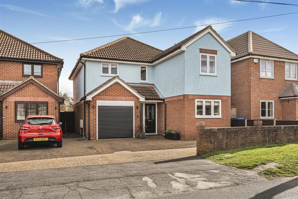 Property photo 1 of 17 Front