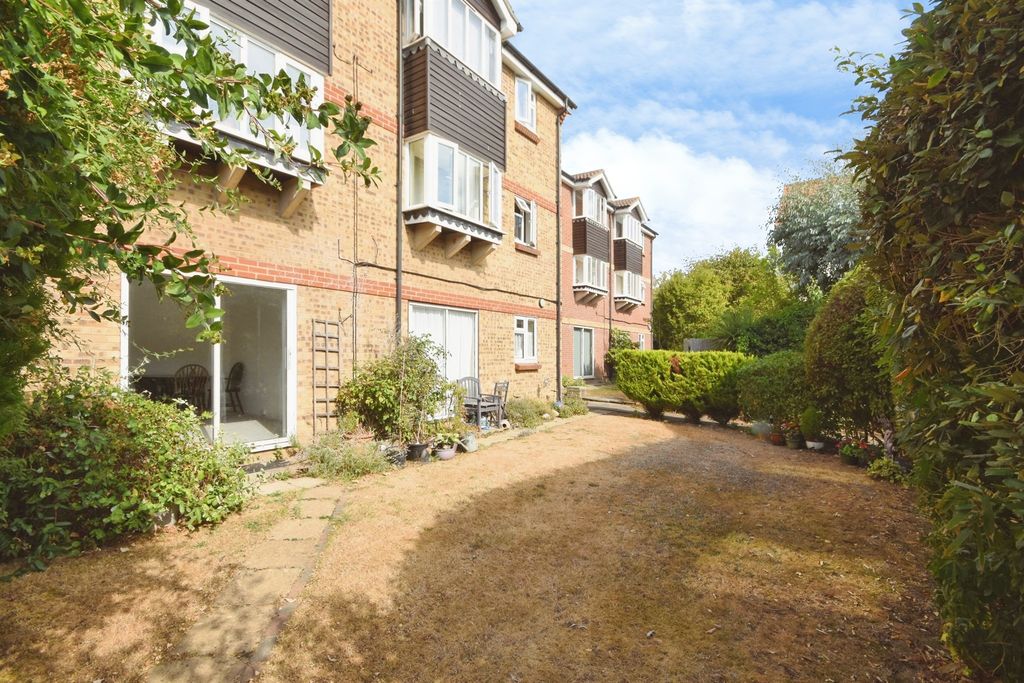 Property photo 2 of 9