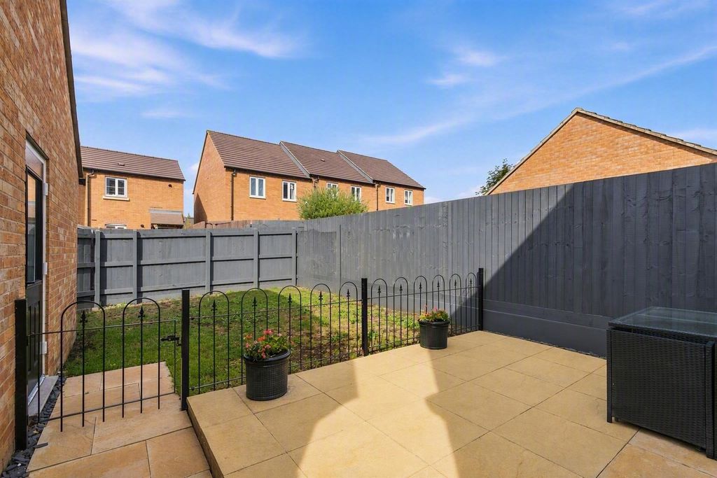 Property photo 2 of 19