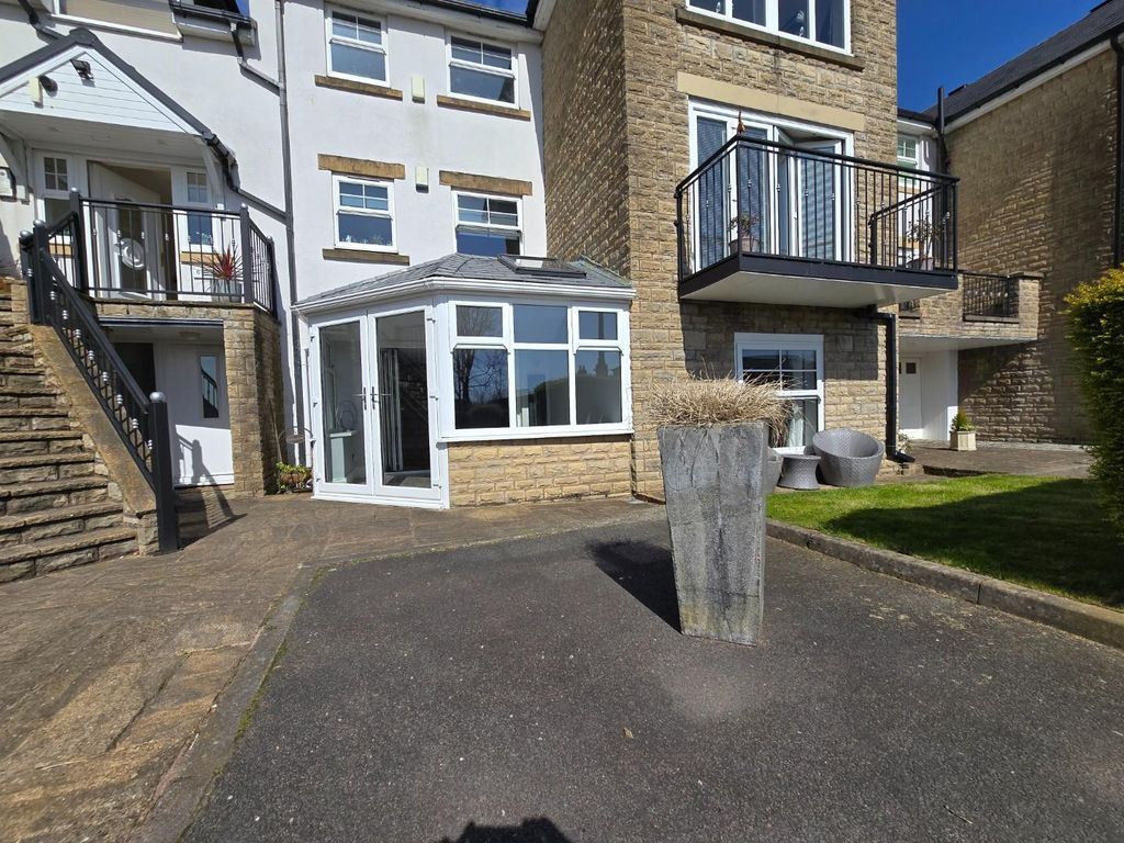 Property photo 2 of 17 External & Private Entrance