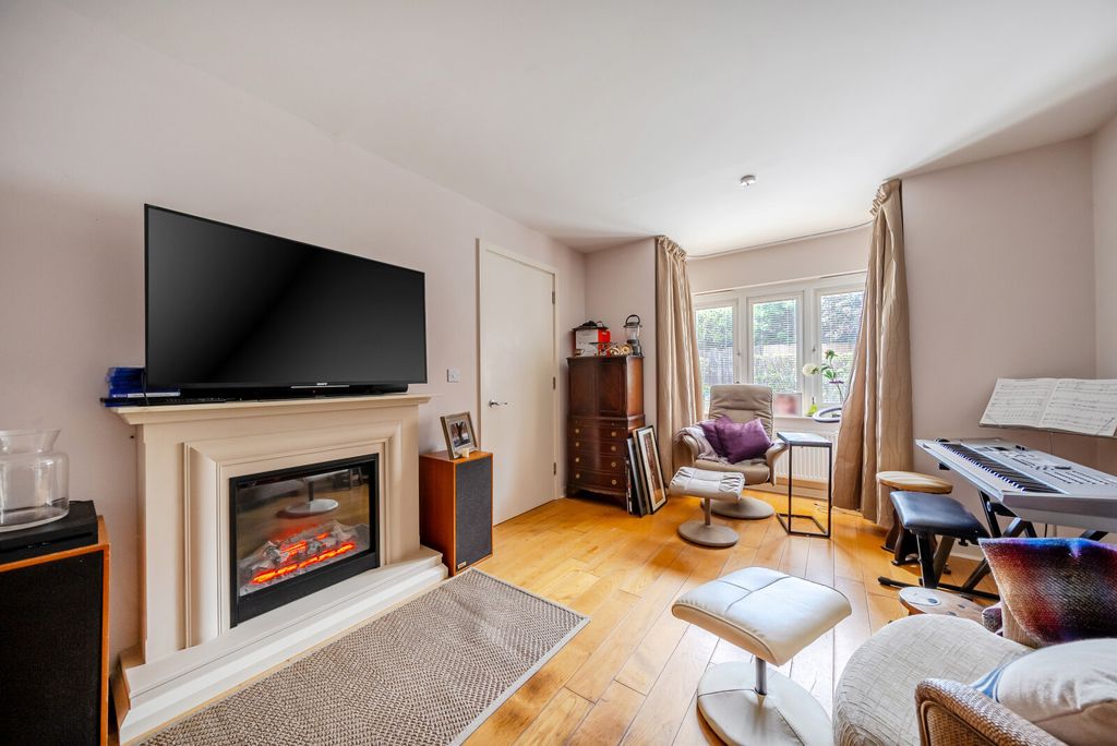 Property photo 3 of 16 1450978-7-6A05A73...
