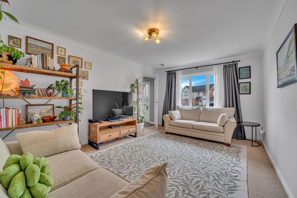 Property photo 3 of 24