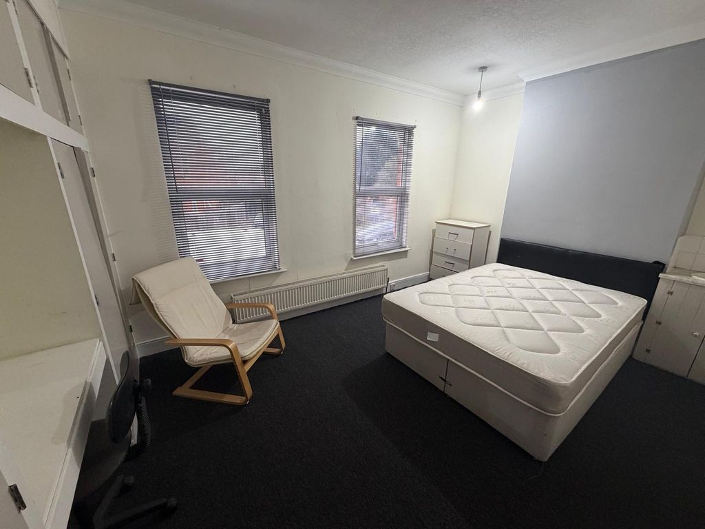 Property photo 3 of 8 Image