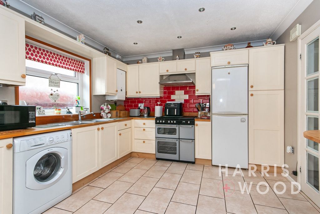 Property photo 2 of 24 3937654