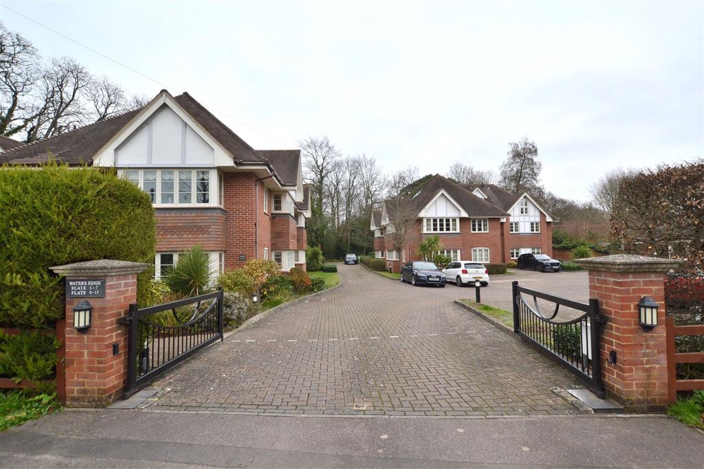 Property photo 1 of 31 Front.Jpg