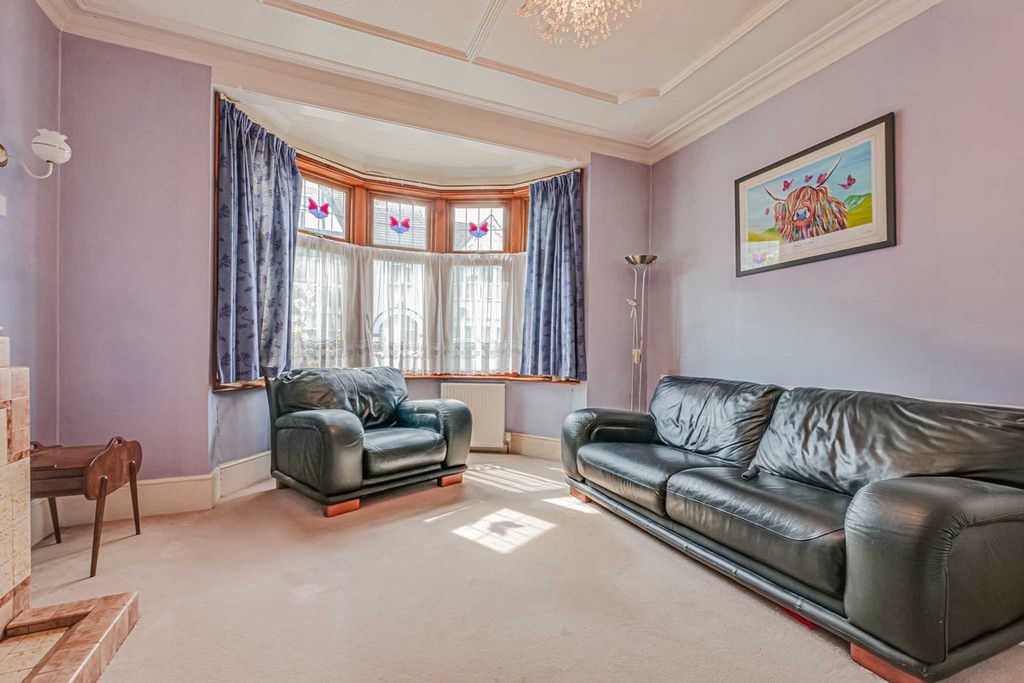 Property photo 3 of 21