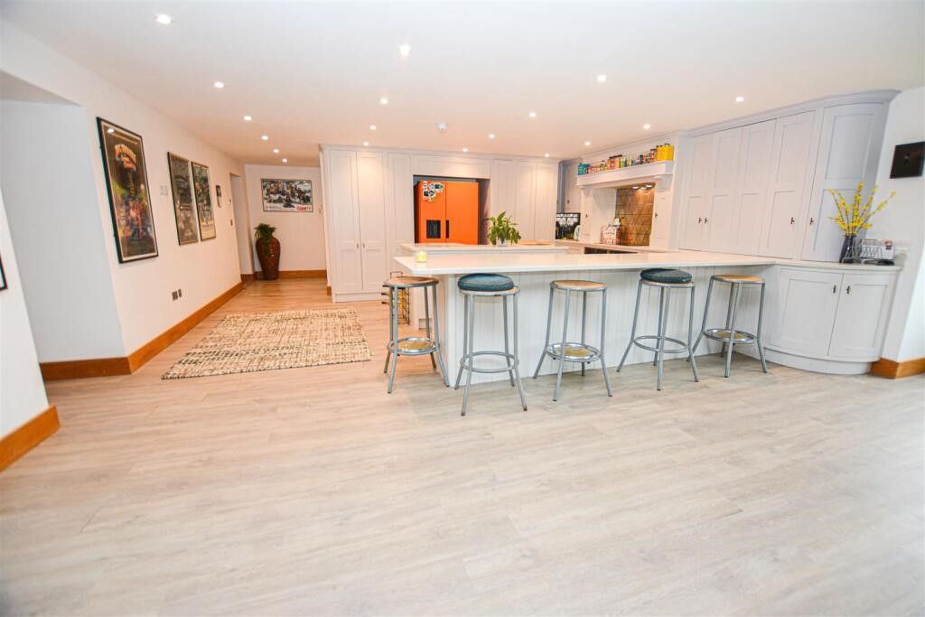 Property photo 3 of 23 Image