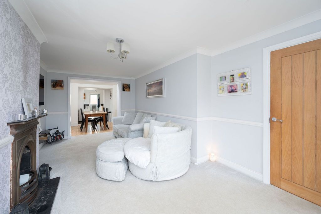 Property photo 3 of 21